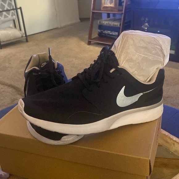 Women’s Nike sneakers - Picture 4 of 6